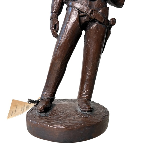 Vintage Largo Sculpture High Plain Drifter Cowboy with‎ Saddle on Shoulder 13" - Picture 4 of 12